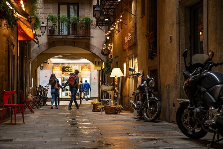 Elevate Your Photography - Barcelona Private Tour & Workshop