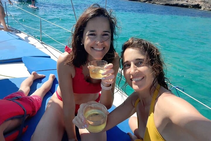 Lowest carbon emission sailing tour in Majorca.