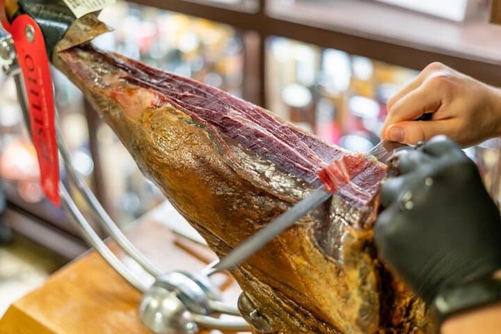 Barcelona Private Market & Tapas Tour