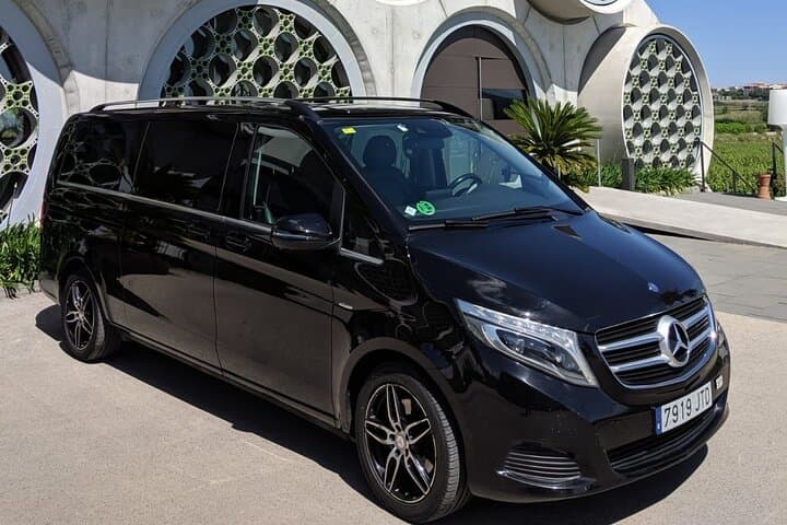 Transfer airport Barcelona (DE 1 to 6 passengers)