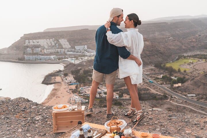 Luxury sunset picnic with photo shoot
