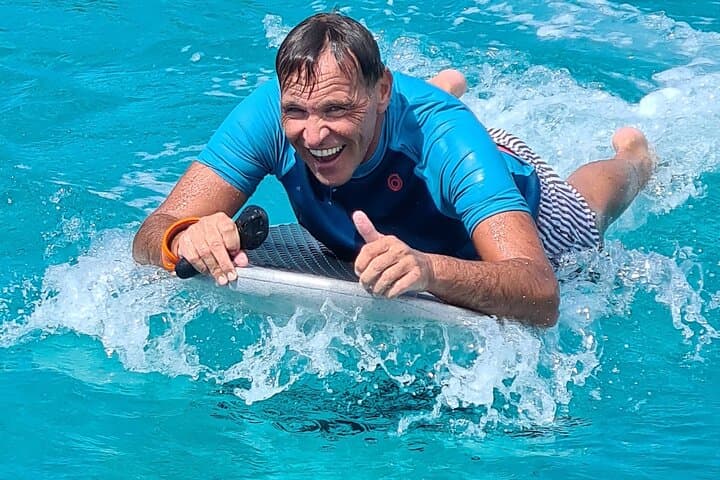 Elektrisches surfen lernen auf Mallorca mit der efoil Academy Mallorca.