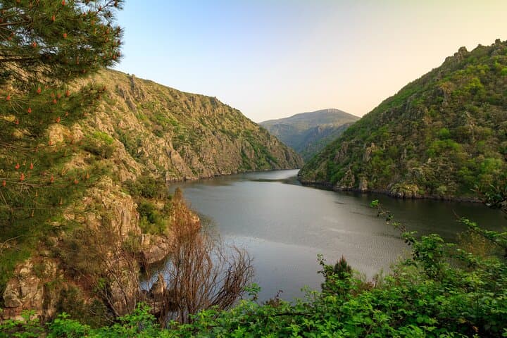 Ribeira Sacra by boat (optional) visit to Ourense from Santiago