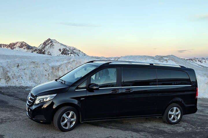 Private transfer Barcelona to Andorra (DE 1 to 15 passengers)