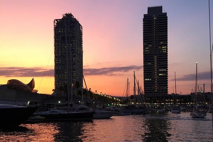 Sunset boat trip with open bar of cava (local champagne)