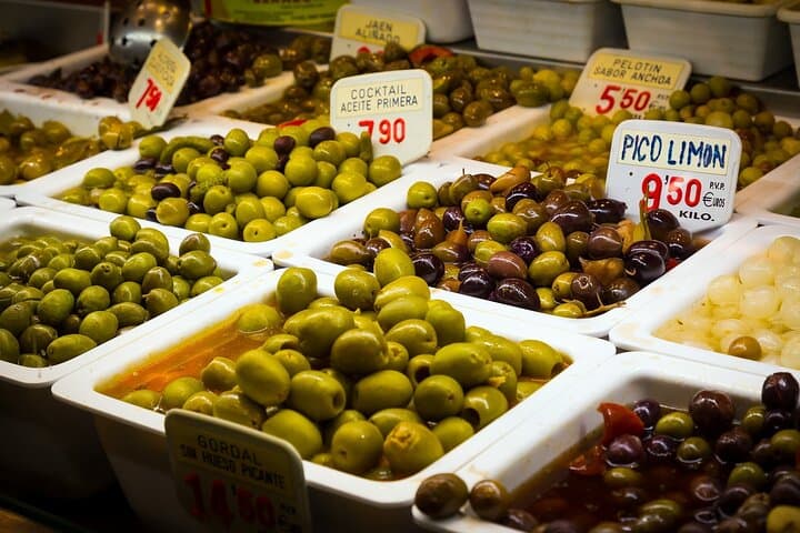 PREMIUM TAPAS TOUR: Paella, Market Tastings, and Winery