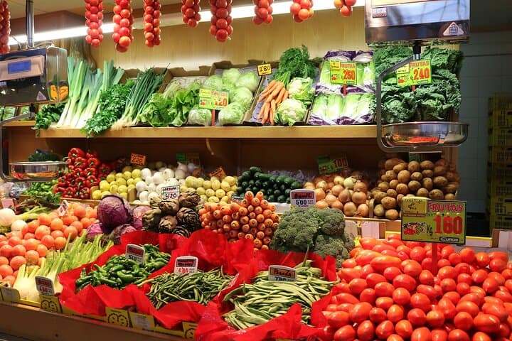 PREMIUM TAPAS TOUR: Paella, Market Tastings, and Winery