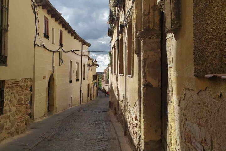 Segovia from the Aqueduct to the Alcazar: A Self-Guided Audio Tour