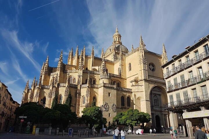 Segovia from the Aqueduct to the Alcazar: A Self-Guided Audio Tour