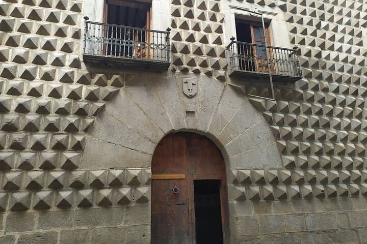 Segovia from the Aqueduct to the Alcazar: A Self-Guided Audio Tour