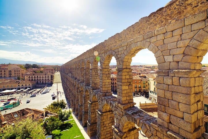 Segovia and Avila Guided Tour and Flamenco Show in Madrid