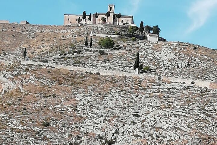 Historic Bocairent, Covetes del Moros Caves and Pou Clar Pools