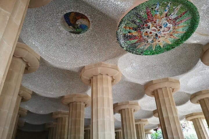 Barcelona Sagrada Familia and Guell Park drink and tapa