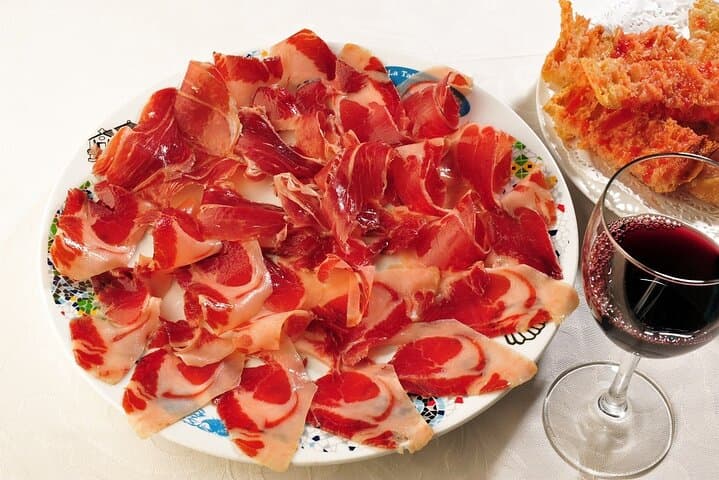 Barcelona Sagrada Familia and Guell Park drink and tapa