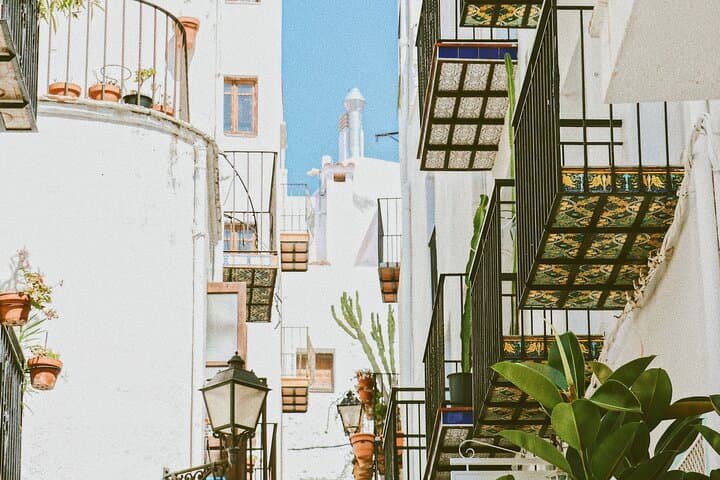 Private Full-day Tour to Peñiscola and Morella from Valencia