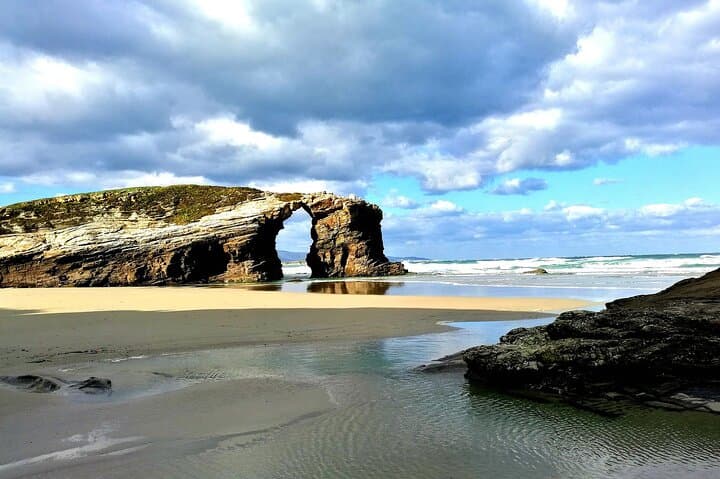 Catedrais Beach (Playa de las Catedrales)