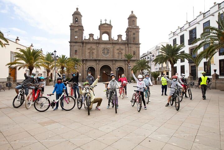 Discover Las Palmas City by Bike in 3 hours