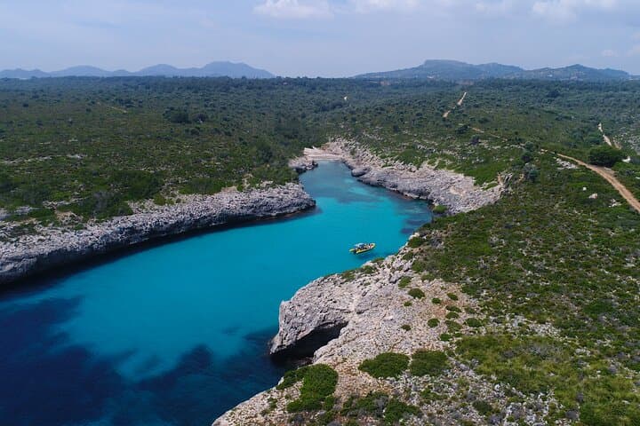 Snorkeling in the Natural Park of Mallorca by boat