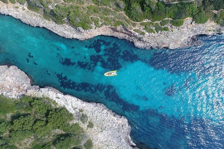 Snorkeling in the Natural Park of Mallorca by boat