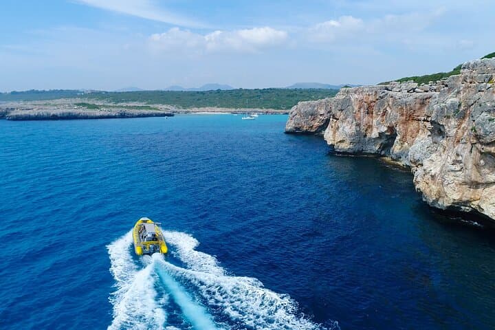 Snorkeling in the Natural Park of Mallorca by boat