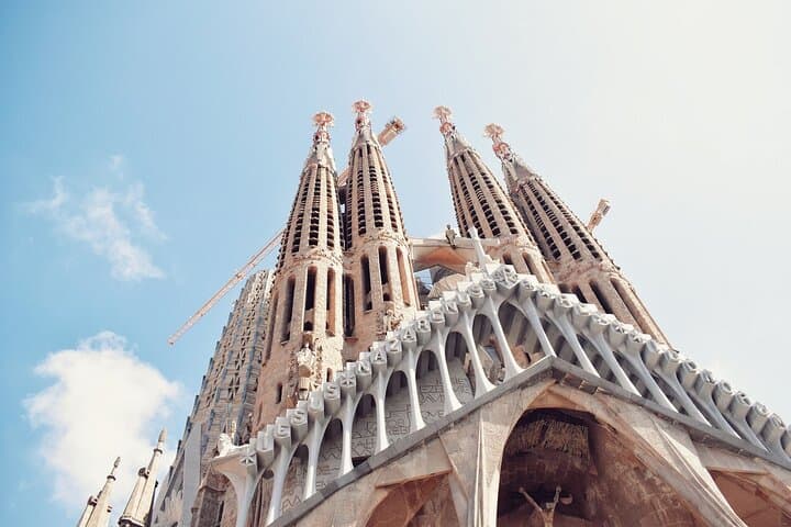 Sagrada Familia Guided Tour with Skip the Line Ticket