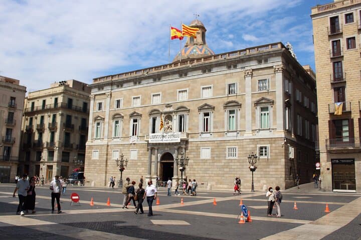 Barcelona walking tour Gothic Quarter and Ramblas+Boat trip