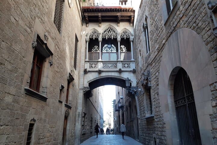 Barcelona walking tour Gothic Quarter and Ramblas+Boat trip