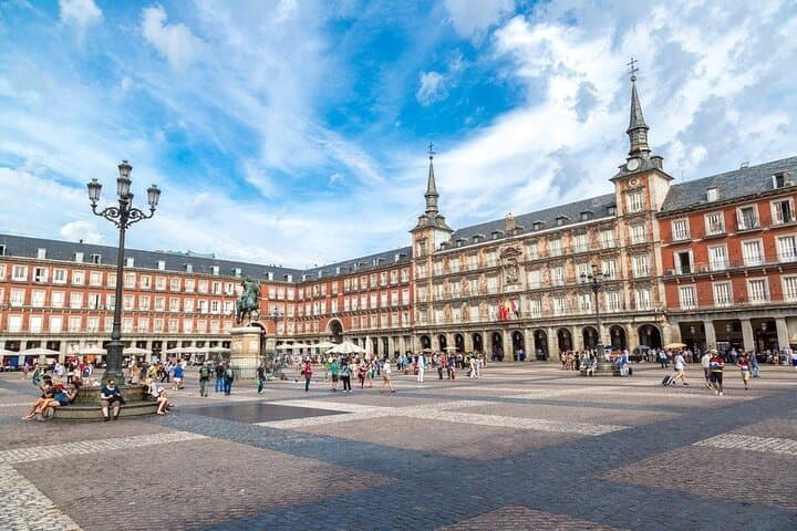 Plaza Mayor Tour Privado Fun and Tickets
