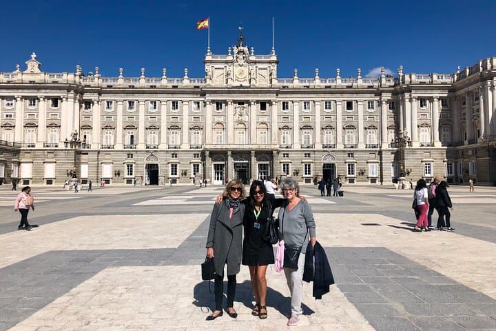 Private Half-Day Guided Tour of Madrid: 2H by private vehicle & 2H walking