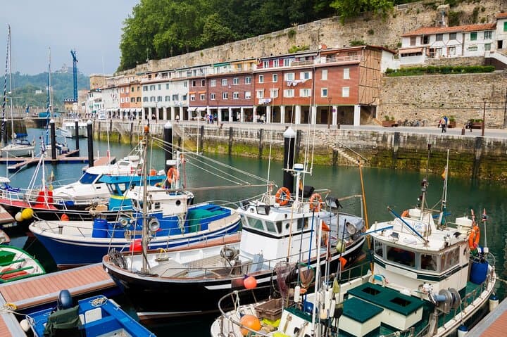 San Sebastian Donostria: Self Guided Scavenger Hunt and Tour