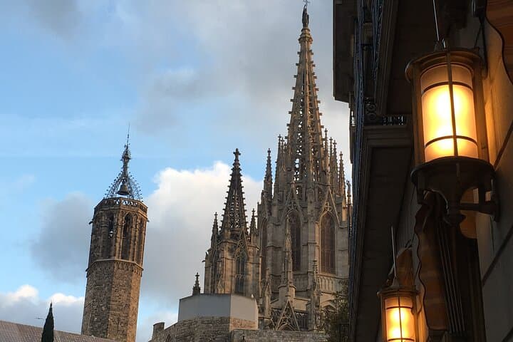Coffee and Art Tour walking Gothic Quarter, Official Guide