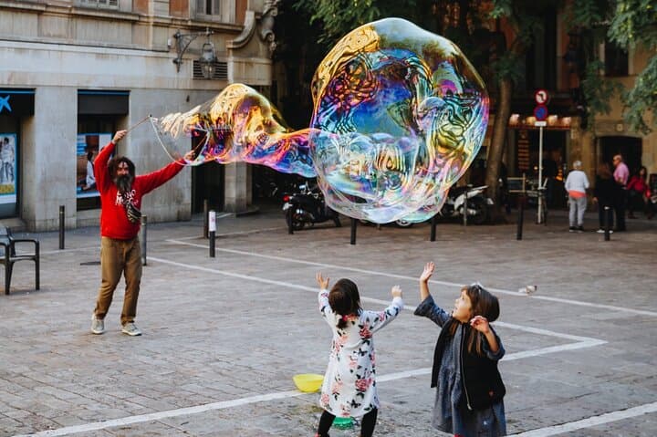 Max 6 People Tour Full-Day Barcelona, Sagrada Familia, Parc Guell