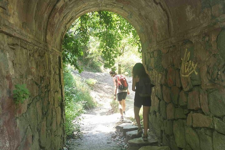 Walk & Photo Tour in Barcelona's mountain