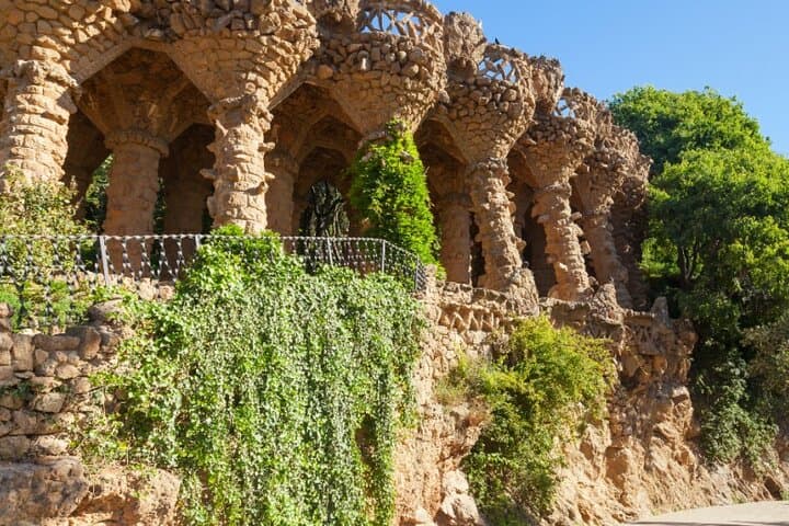 1-Hour Park Guell Gaudi's Wonder Guided Tour Max 6 People Group