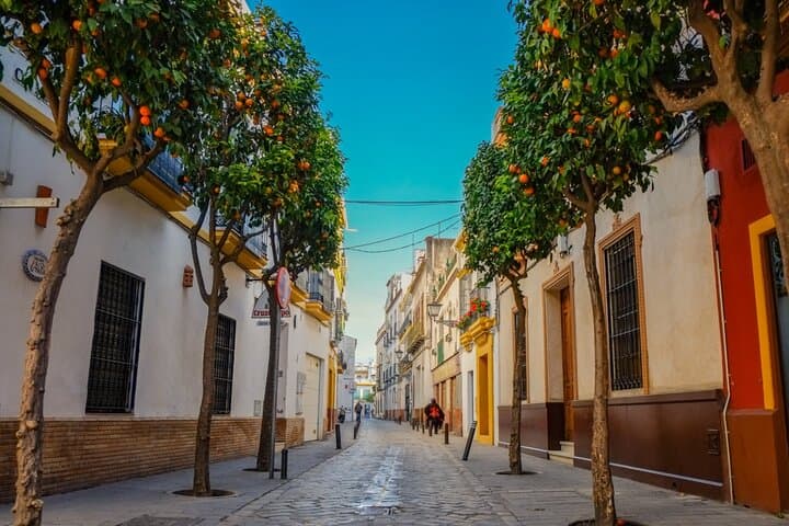 Seville Quest: Uncover the Dark Legends of Old Town