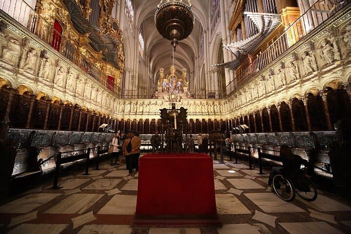 Toledo Essential: Private Visit with Official Guide and Tickets