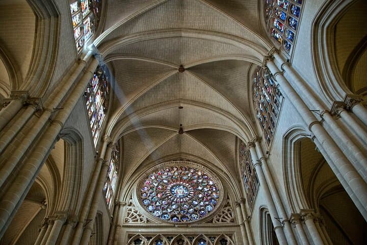 Toledo Essential: Private Visit with Official Guide and Tickets