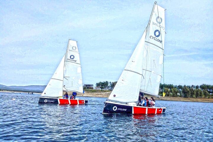 Sailing Experience in Valdecañas Reservoir