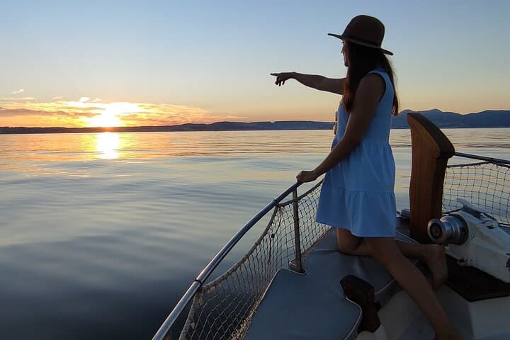 Sunset Boattrip + Tapa + Cava