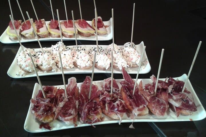 Palamos Shore Excursion: Girona History and Gastronomy Private Tour