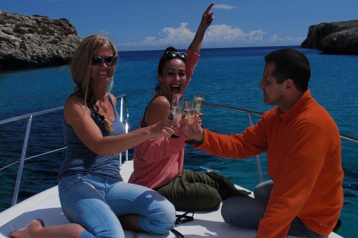 6-Hour Private Tour through the Most Beautiful Coves of Mallorca
