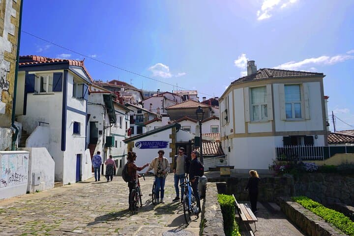 Self Guided Bike Tour in Getxo (Scenic Bilbao's Seaside)