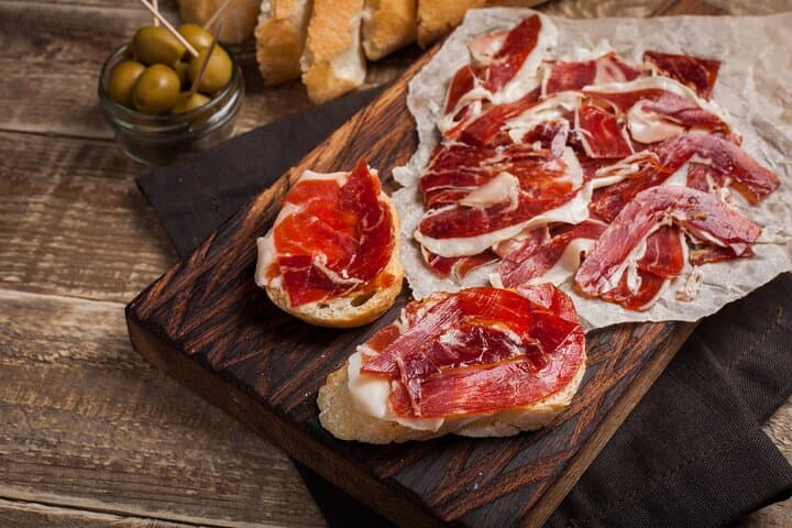 Barcelona Private Market & Tapas Tour