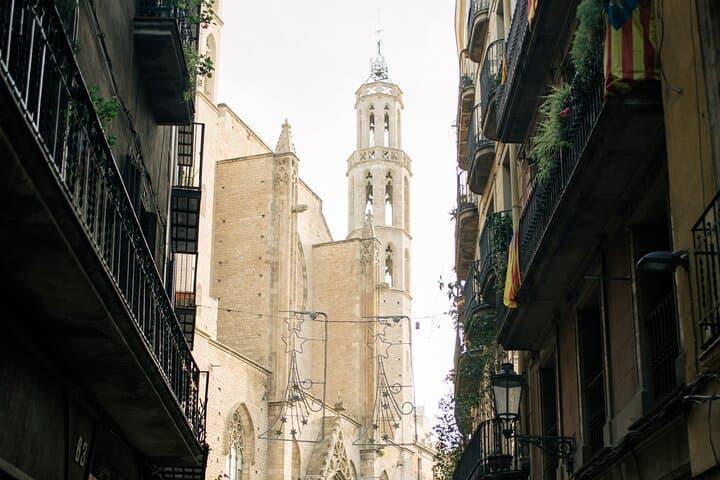 Half-Day Private Walking Tour in Barcelona