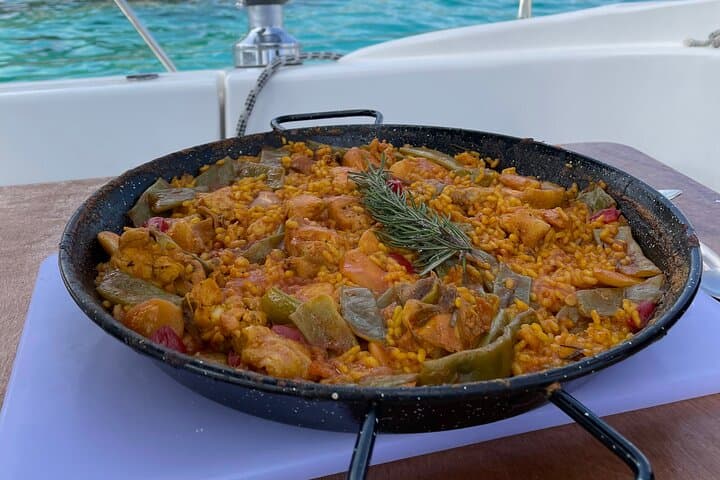 Private sailing with Paella and Tapas in Palma