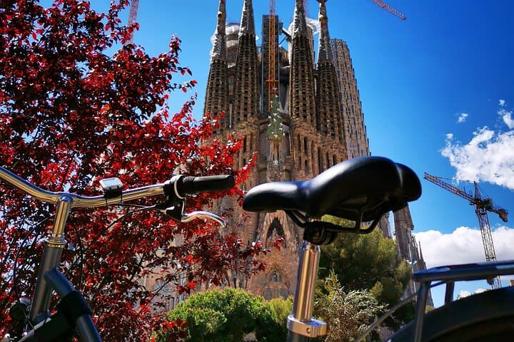 Bike and Sailing Tour in Barcelona