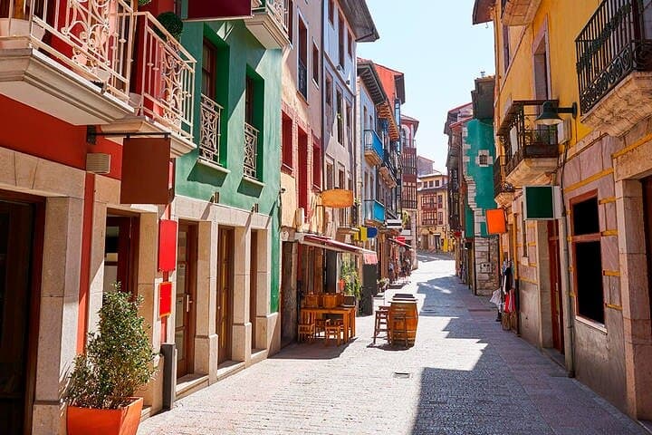 Llanes