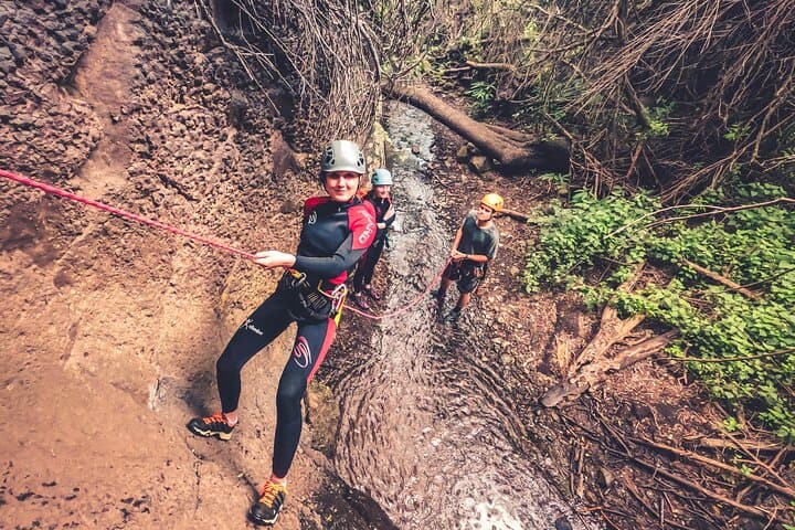 Canyoning with Waterfalls in the Rainforest - Small Groups ツ
