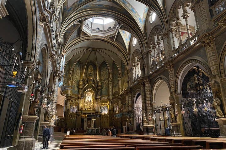 Montserrat Monastery and Mountain Half Day Hiking from Barcelona