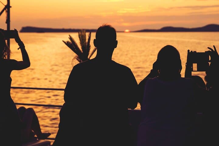 VIP paella Beach hopping Cruise , all inclusive with paddleboards
